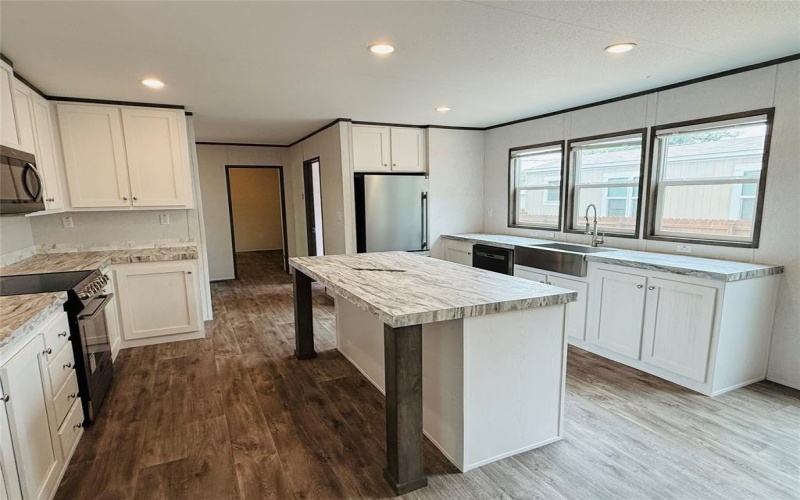 3005 Elmwood Drive, Granbury, TX 76048, 3 Habitaciones Habitaciones , ,2 BañosBaños,Residential,En Venta,3005 Elmwood Drive,20877258