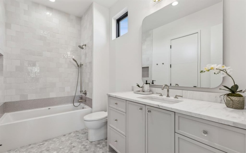 1817 Creekview Court, Argyle, TX 76226, 5 Bedrooms Bedrooms, ,7 BathroomsBathrooms,Residential,For Sale,1817 Creekview Court,20879427