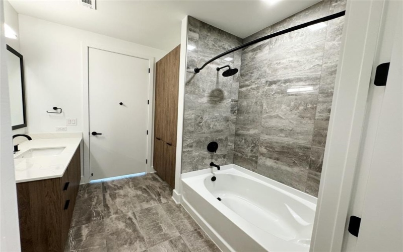 833 Van Cliburn Way #3003, Fort Worth, TX 76107, 2 Bedrooms Bedrooms, ,2 BathroomsBathrooms,Residential Lease,For Rent,833 Van Cliburn Way,20879515