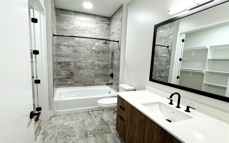 833 Van Cliburn Way #3005, Fort Worth, TX 76107, 2 Habitaciones Habitaciones , ,2 BañosBaños,Residential Lease,En Alquiler,833 Van Cliburn Way,20879528