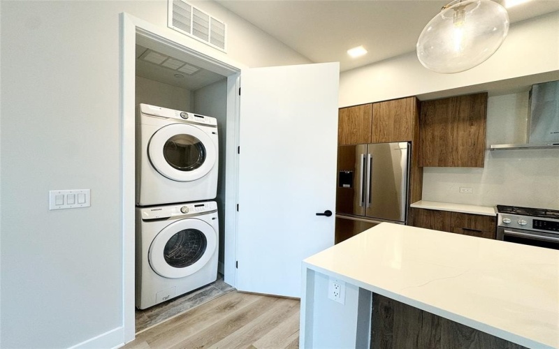 833 Van Cliburn Way #3005, Fort Worth, TX 76107, 2 Habitaciones Habitaciones , ,2 BañosBaños,Residential Lease,En Alquiler,833 Van Cliburn Way,20879528