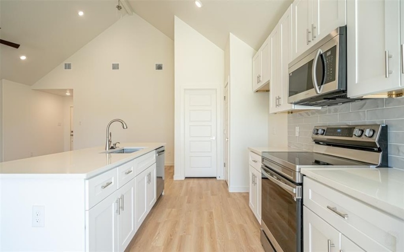 924 Bosque River Drive, Granbury, TX 76048, 3 Bedrooms Bedrooms, ,2 BathroomsBathrooms,Residential,For Sale,924 Bosque River Drive,20877451