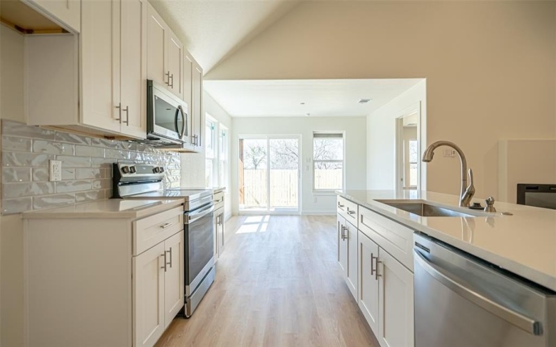 924 Bosque River Drive, Granbury, TX 76048, 3 Bedrooms Bedrooms, ,2 BathroomsBathrooms,Residential,For Sale,924 Bosque River Drive,20877451