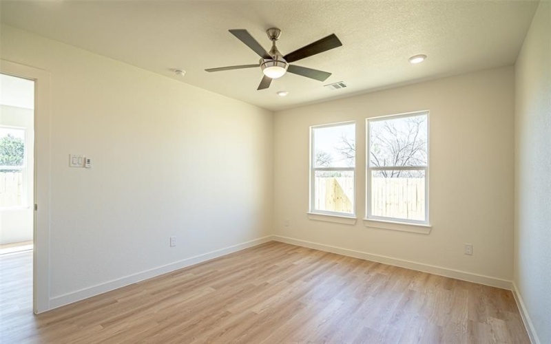 924 Bosque River Drive, Granbury, TX 76048, 3 Bedrooms Bedrooms, ,2 BathroomsBathrooms,Residential,For Sale,924 Bosque River Drive,20877451