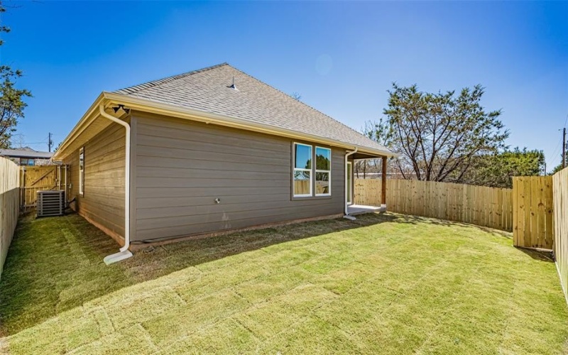 924 Bosque River Drive, Granbury, TX 76048, 3 Bedrooms Bedrooms, ,2 BathroomsBathrooms,Residential,For Sale,924 Bosque River Drive,20877451