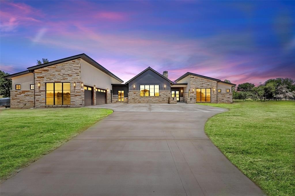 12 Crocket Valley Court, Strawn, TX 76475, 4 Bedrooms Bedrooms, ,5 BathroomsBathrooms,Residential,For Sale,12 Crocket Valley Court,20879699