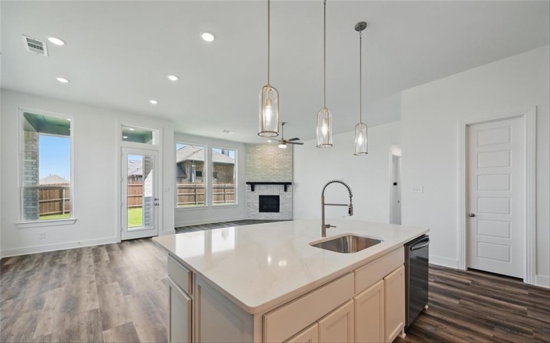 1134 Canterbury Lane, Forney, TX 75126, 4 Habitaciones Habitaciones , ,2 BañosBaños,Residential,En Venta,1134 Canterbury Lane,20879802