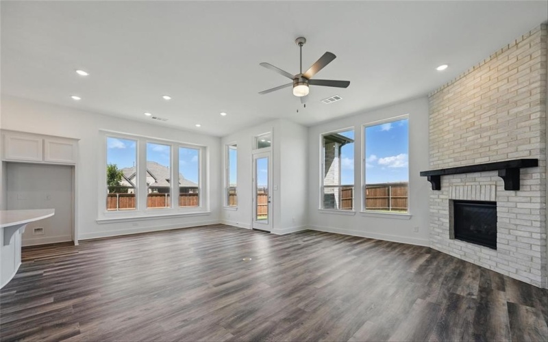 1134 Canterbury Lane, Forney, TX 75126, 4 Habitaciones Habitaciones , ,2 BañosBaños,Residential,En Venta,1134 Canterbury Lane,20879802