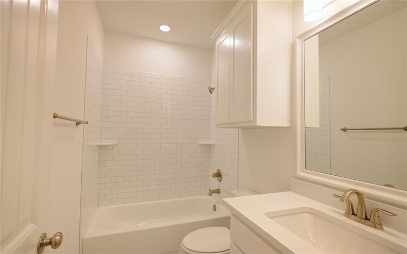 10171 blue jay Lane, Benbrook, TX 76126, 4 Bedrooms Bedrooms, ,3 BathroomsBathrooms,Residential,For Sale,10171 blue jay Lane,20879843