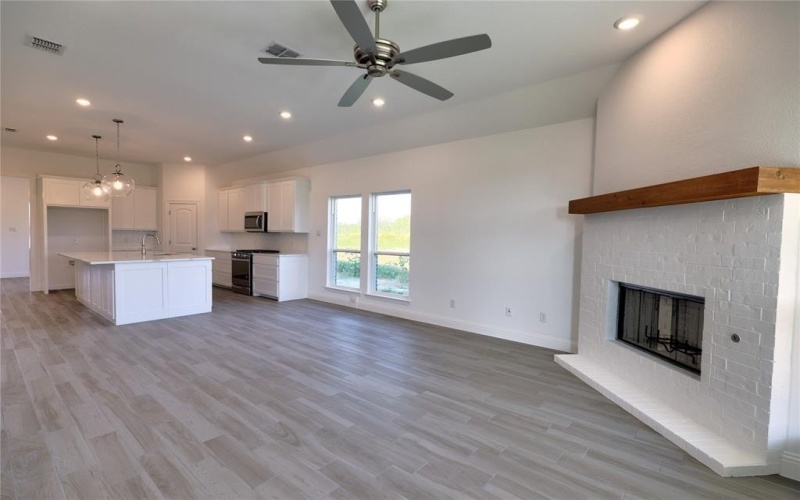 10171 blue jay Lane, Benbrook, TX 76126, 4 Bedrooms Bedrooms, ,3 BathroomsBathrooms,Residential,For Sale,10171 blue jay Lane,20879843