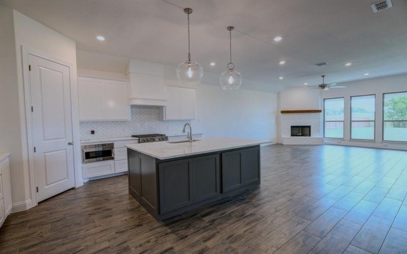 7231 VelvetLeaf, Benbrook, TX 76126, 4 Bedrooms Bedrooms, ,3 BathroomsBathrooms,Residential,For Sale,7231 VelvetLeaf,20879853