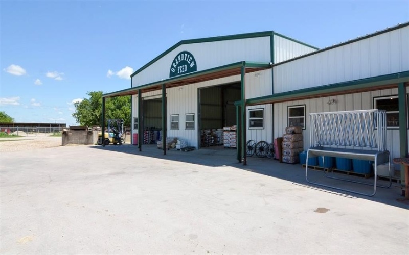 201 S Mcduff Street, Grandview, TX 76050, ,Commercial Sale,En Venta,201 S Mcduff Street,20877646