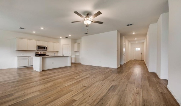 200 Chestnut Drive, Azle, TX 76020, 3 Bedrooms Bedrooms, ,2 BathroomsBathrooms,Residential,For Sale,200 Chestnut Drive,20880678