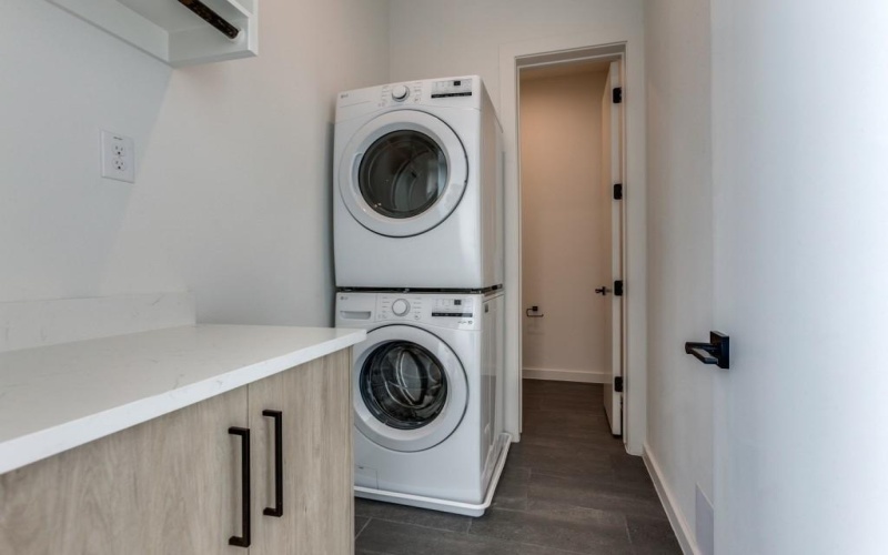 3612 San Jacinto Street #105, Dallas, TX 75204, 3 Habitaciones Habitaciones , ,3 BañosBaños,Residential Lease,En Alquiler,3612 San Jacinto Street,20880860