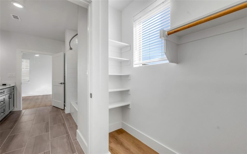 5313 Reiger Avenue #201, Dallas, TX 75214, 1 Bedroom Bedrooms, ,1 BathroomBathrooms,Residential Lease,For Rent,5313 Reiger Avenue,20880877