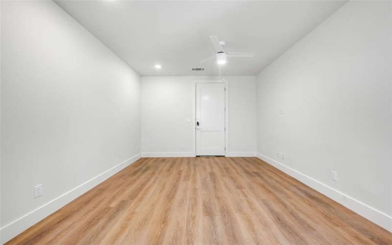 5313 Reiger Avenue #201, Dallas, TX 75214, 1 Bedroom Bedrooms, ,1 BathroomBathrooms,Residential Lease,For Rent,5313 Reiger Avenue,20880877