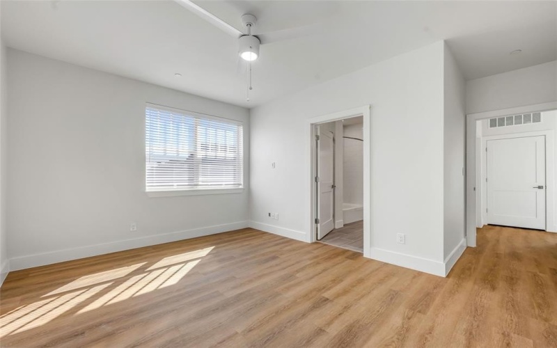 5313 Reiger Avenue #201, Dallas, TX 75214, 1 Bedroom Bedrooms, ,1 BathroomBathrooms,Residential Lease,For Rent,5313 Reiger Avenue,20880877