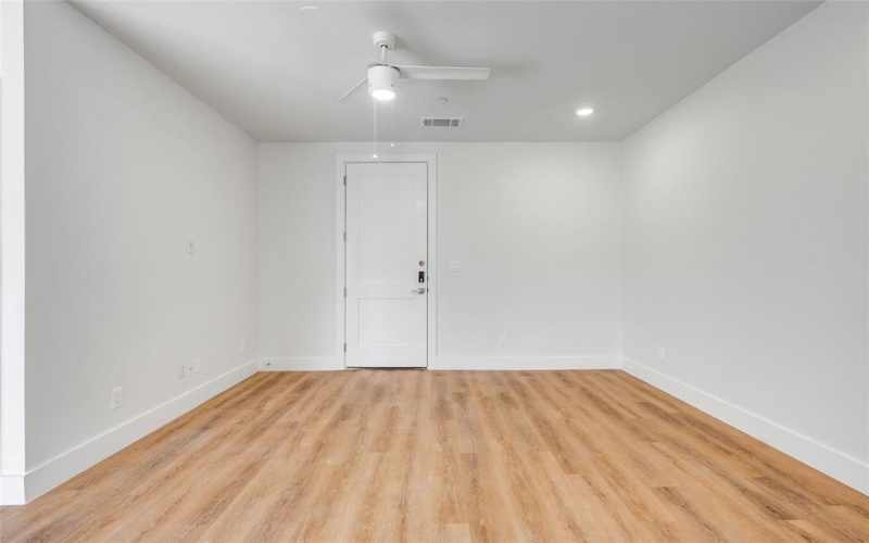 5313 Reiger Avenue #202, Dallas, TX 75214, 1 Bedroom Bedrooms, ,1 BathroomBathrooms,Residential Lease,For Rent,5313 Reiger Avenue,20880895
