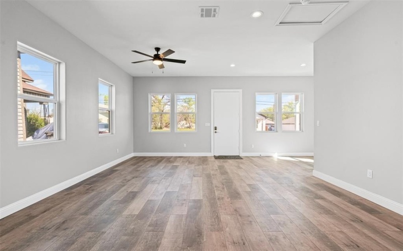 914 E Tucker Street, Fort Worth, TX 76104, 2 Bedrooms Bedrooms, ,2 BathroomsBathrooms,Residential,For Sale,914 E Tucker Street,20881062