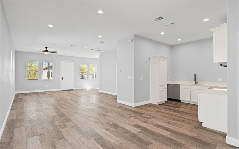 914 E Tucker Street, Fort Worth, TX 76104, 2 Bedrooms Bedrooms, ,2 BathroomsBathrooms,Residential,For Sale,914 E Tucker Street,20881062