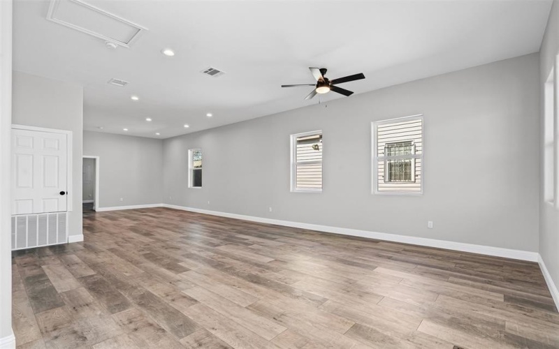 914 E Tucker Street, Fort Worth, TX 76104, 2 Bedrooms Bedrooms, ,2 BathroomsBathrooms,Residential,For Sale,914 E Tucker Street,20881062