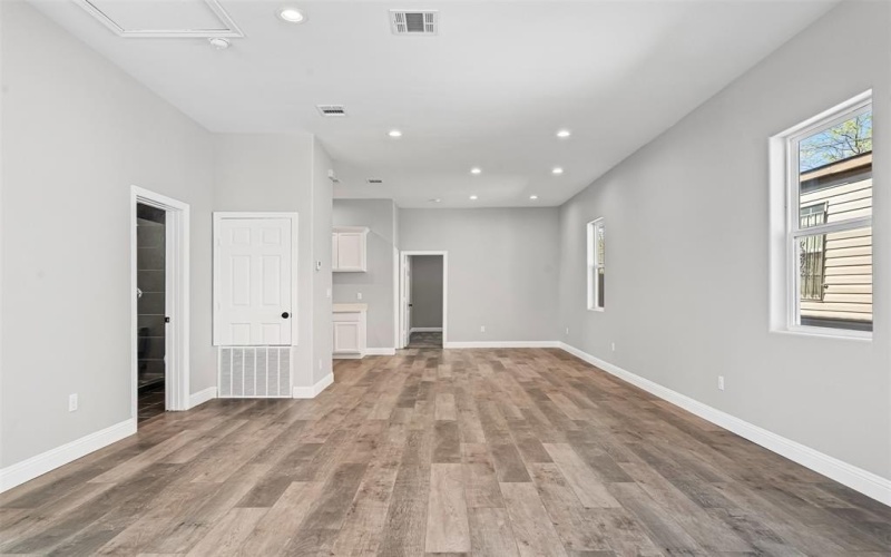 914 E Tucker Street, Fort Worth, TX 76104, 2 Bedrooms Bedrooms, ,2 BathroomsBathrooms,Residential,For Sale,914 E Tucker Street,20881062