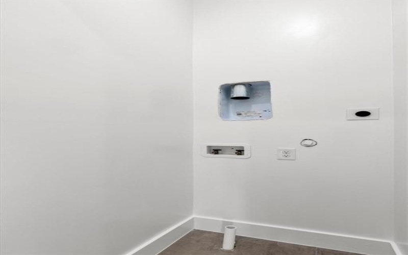 604 N Ewing Avenue #101, Dallas, TX 75203, 3 Bedrooms Bedrooms, ,3 BathroomsBathrooms,Residential,For Sale,604 N Ewing Avenue,20881099