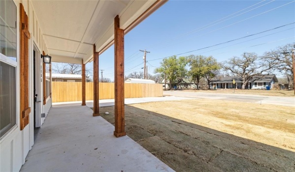 1105 1st Street, Brownwood, TX 76801, 3 Bedrooms Bedrooms, ,2 BathroomsBathrooms,Residential,For Sale,1105 1st Street,20881146
