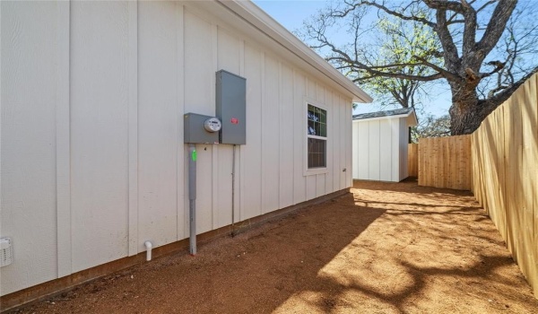 1105 1st Street, Brownwood, TX 76801, 3 Bedrooms Bedrooms, ,2 BathroomsBathrooms,Residential,For Sale,1105 1st Street,20881146