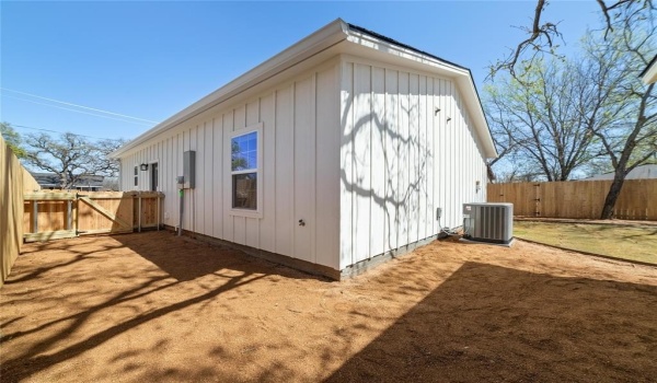 1105 1st Street, Brownwood, TX 76801, 3 Bedrooms Bedrooms, ,2 BathroomsBathrooms,Residential,For Sale,1105 1st Street,20881146