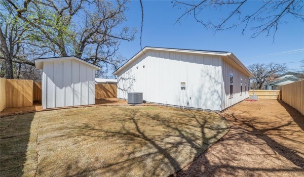 1105 1st Street, Brownwood, TX 76801, 3 Bedrooms Bedrooms, ,2 BathroomsBathrooms,Residential,For Sale,1105 1st Street,20881146