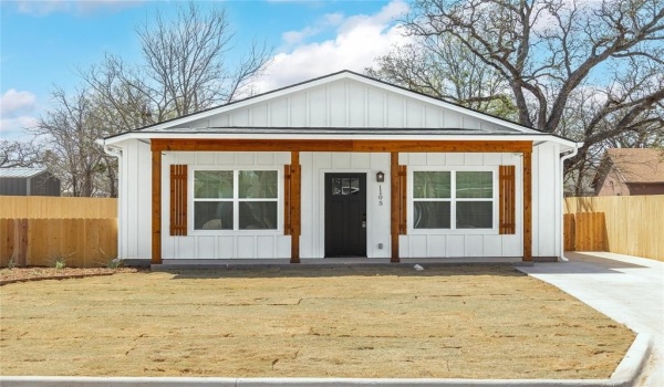 1105 1st Street, Brownwood, TX 76801, 3 Bedrooms Bedrooms, ,2 BathroomsBathrooms,Residential,For Sale,1105 1st Street,20881146