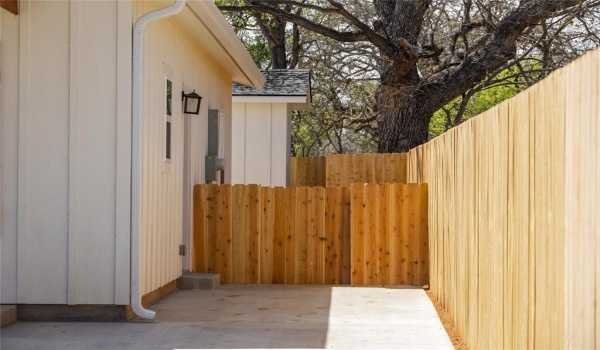 1105 1st Street, Brownwood, TX 76801, 3 Bedrooms Bedrooms, ,2 BathroomsBathrooms,Residential,For Sale,1105 1st Street,20881146