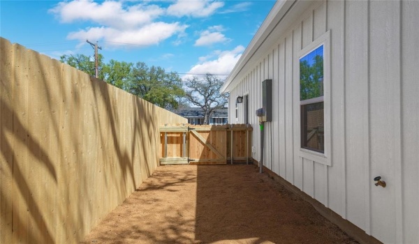 1105 1st Street, Brownwood, TX 76801, 3 Bedrooms Bedrooms, ,2 BathroomsBathrooms,Residential,For Sale,1105 1st Street,20881146