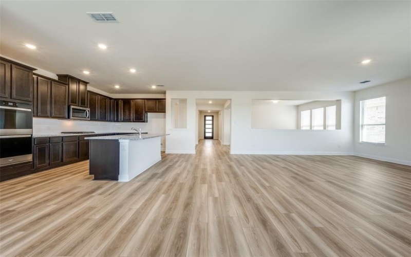 406 Eaton Drive, Justin, TX 76247, 4 Bedrooms Bedrooms, ,2 BathroomsBathrooms,Residential,For Sale,406 Eaton Drive,20881368