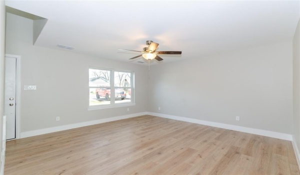 1008 S Throckmorton Street, Sherman, TX 75090, 4 Bedrooms Bedrooms, ,2 BathroomsBathrooms,Residential,For Sale,1008 S Throckmorton Street,20881409