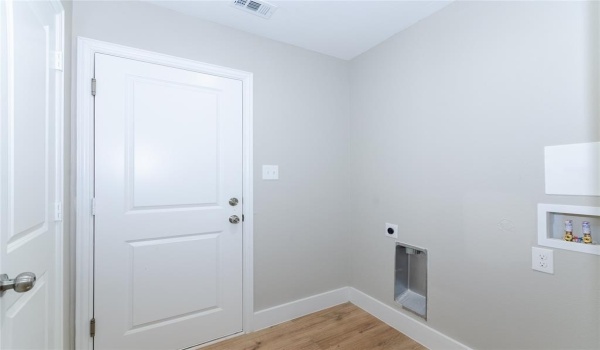 1008 S Throckmorton Street, Sherman, TX 75090, 4 Bedrooms Bedrooms, ,2 BathroomsBathrooms,Residential,For Sale,1008 S Throckmorton Street,20881409