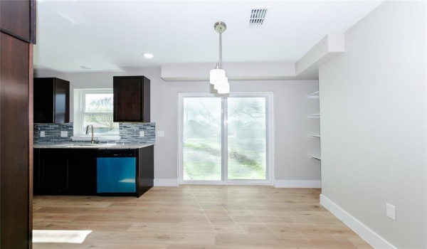 1008 S Throckmorton Street, Sherman, TX 75090, 4 Bedrooms Bedrooms, ,2 BathroomsBathrooms,Residential,For Sale,1008 S Throckmorton Street,20881409
