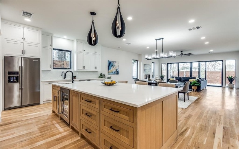 8419 Craighill Avenue, Dallas, TX 75209, 5 Bedrooms Bedrooms, ,5 BathroomsBathrooms,Residential,For Sale,8419 Craighill Avenue,20881466