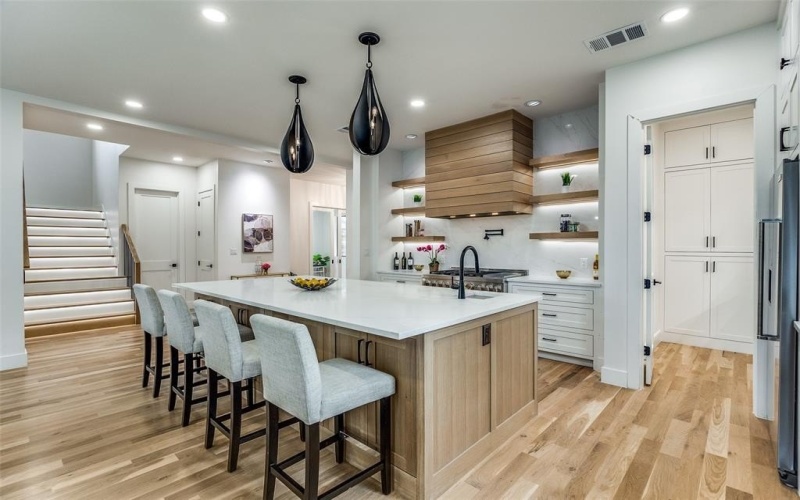 8419 Craighill Avenue, Dallas, TX 75209, 5 Bedrooms Bedrooms, ,5 BathroomsBathrooms,Residential,For Sale,8419 Craighill Avenue,20881466