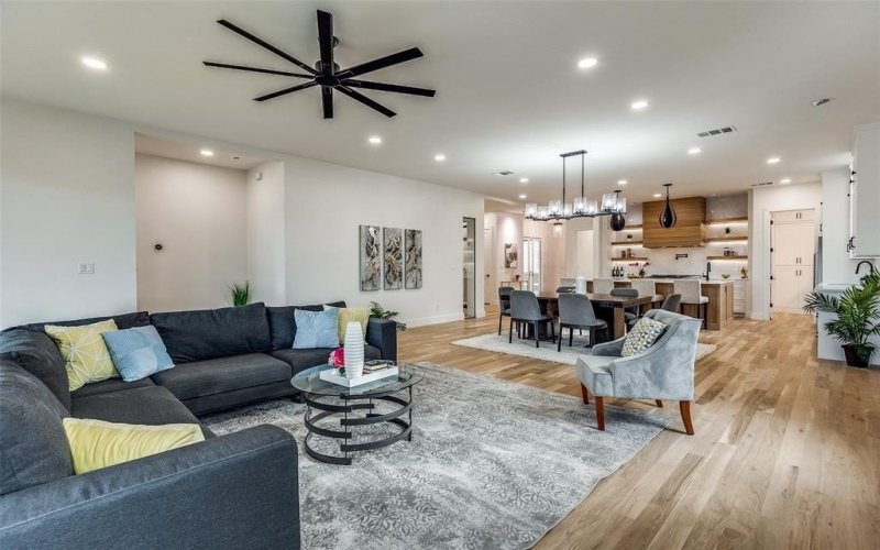 8419 Craighill Avenue, Dallas, TX 75209, 5 Bedrooms Bedrooms, ,5 BathroomsBathrooms,Residential,For Sale,8419 Craighill Avenue,20881466