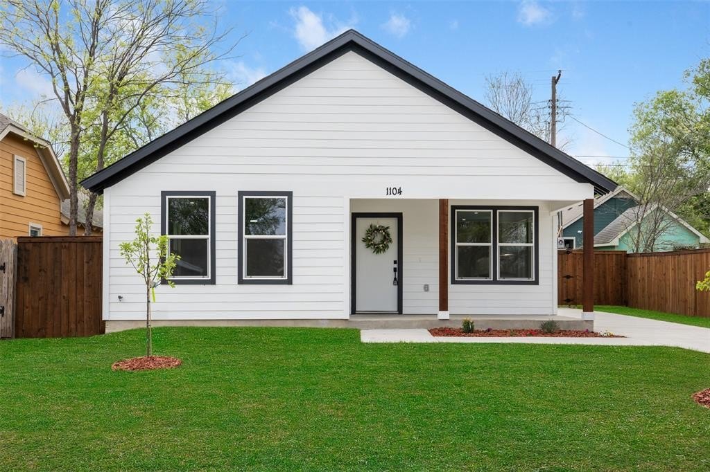 1104 E Cannon Street, Fort Worth, TX 76104, 3 Bedrooms Bedrooms, ,2 BathroomsBathrooms,Residential,For Sale,1104 E Cannon Street,20881640