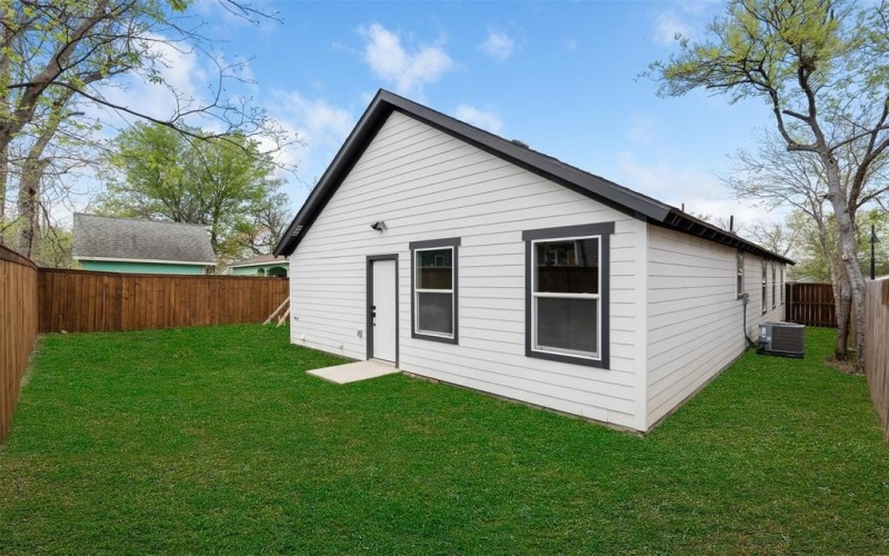 1104 E Cannon Street, Fort Worth, TX 76104, 3 Bedrooms Bedrooms, ,2 BathroomsBathrooms,Residential,For Sale,1104 E Cannon Street,20881640