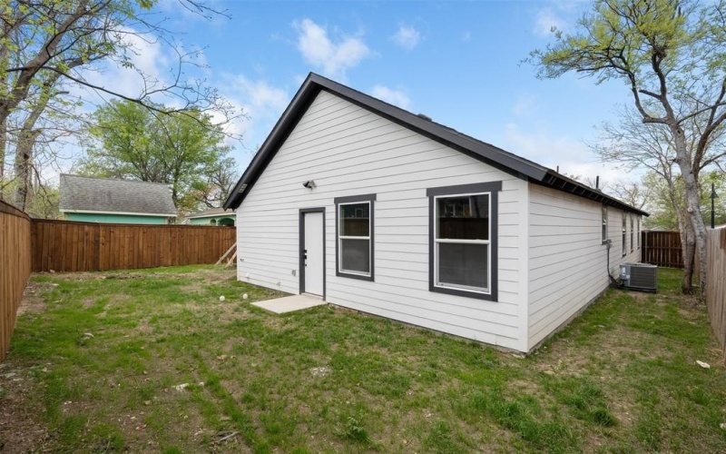1104 E Cannon Street, Fort Worth, TX 76104, 3 Bedrooms Bedrooms, ,2 BathroomsBathrooms,Residential,For Sale,1104 E Cannon Street,20881640