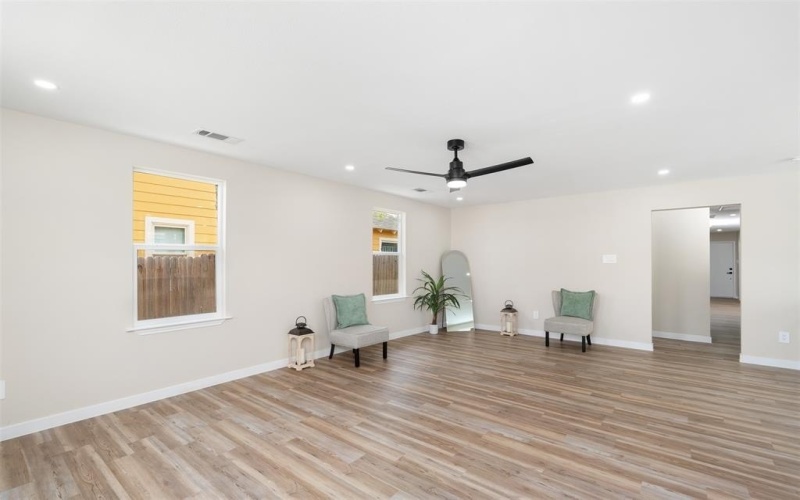1104 E Cannon Street, Fort Worth, TX 76104, 3 Bedrooms Bedrooms, ,2 BathroomsBathrooms,Residential,For Sale,1104 E Cannon Street,20881640