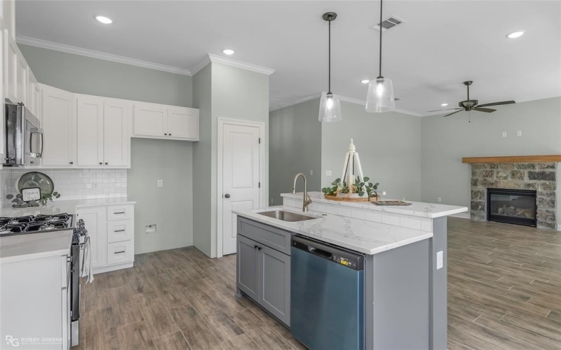 1957 ROSSIE LEE Drive, Bossier City, LA 71112, 3 Bedrooms Bedrooms, ,2 BathroomsBathrooms,Residential,For Sale,1957 ROSSIE LEE Drive,20881894