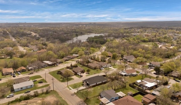 5501 Lovell Avenue, Fort Worth, TX 76107, 4 Bedrooms Bedrooms, ,2 BathroomsBathrooms,Residential,For Sale,5501 Lovell Avenue,20882135