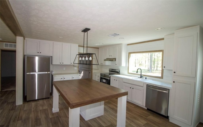 2017 Cypress Forest Drive, Benton, LA 71006, 4 Bedrooms Bedrooms, ,2 BathroomsBathrooms,Residential,For Sale,2017 Cypress Forest Drive,20883771