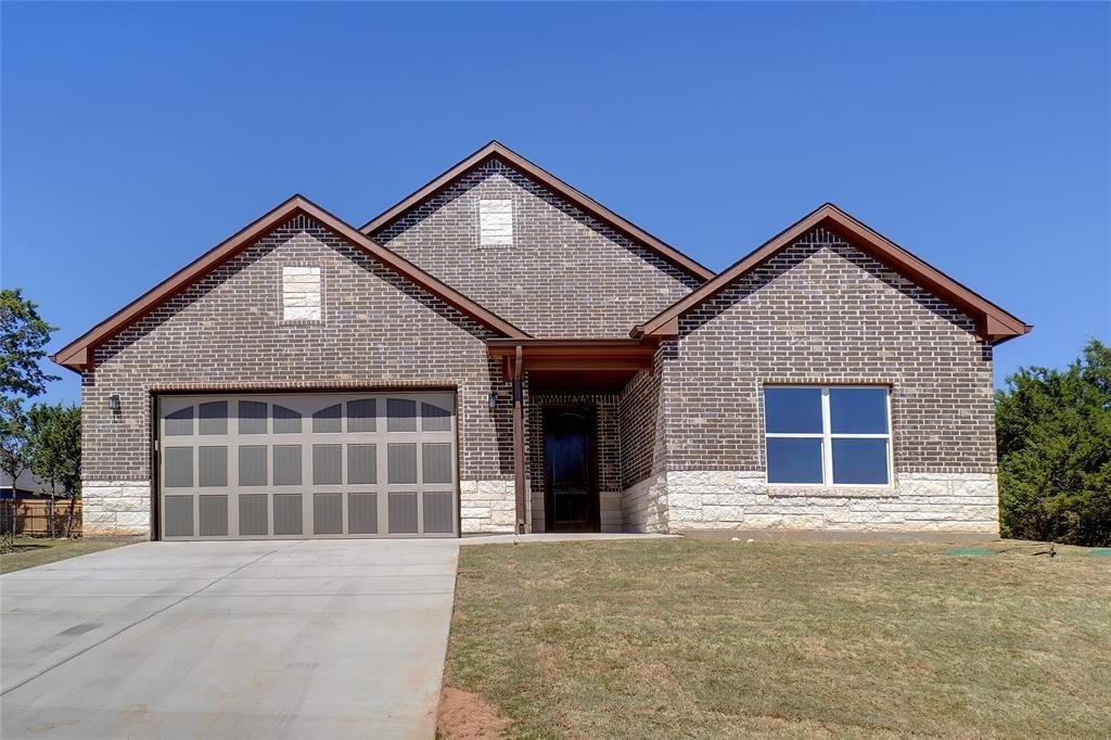 2302 Navasota Street, Granbury, TX 76048, 3 Bedrooms Bedrooms, ,2 BathroomsBathrooms,Residential,For Sale,2302 Navasota Street,20883936
