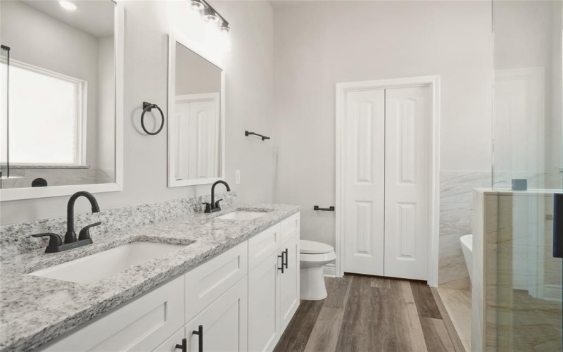 2302 Navasota Street, Granbury, TX 76048, 3 Bedrooms Bedrooms, ,2 BathroomsBathrooms,Residential,For Sale,2302 Navasota Street,20883936